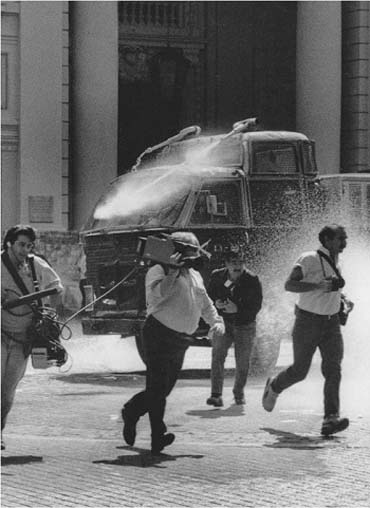 &copy; Julio Etchart