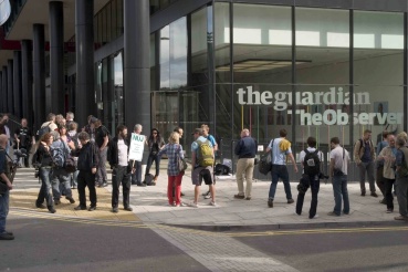 Protest outside the Guardian; photo © Marcus Bensasson