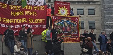 NUJ President Donnacah DeLong speaks to the crowd in Trafalgar Square