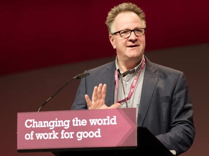 Tim Dawson at the podium; © Pennie Quinton