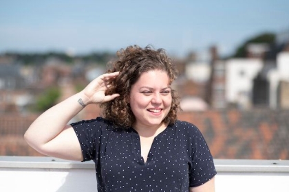 Lauren Ravazi by Fiona Burrage